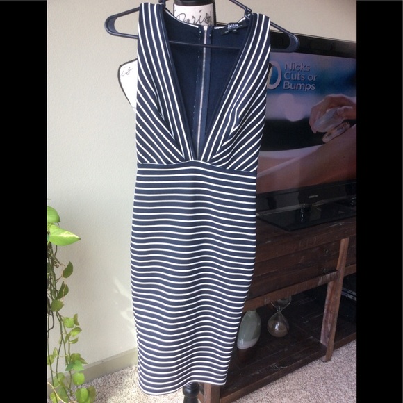 💙 NWOT LuLu’s Striped Dress 💙 - Picture 2 of 7